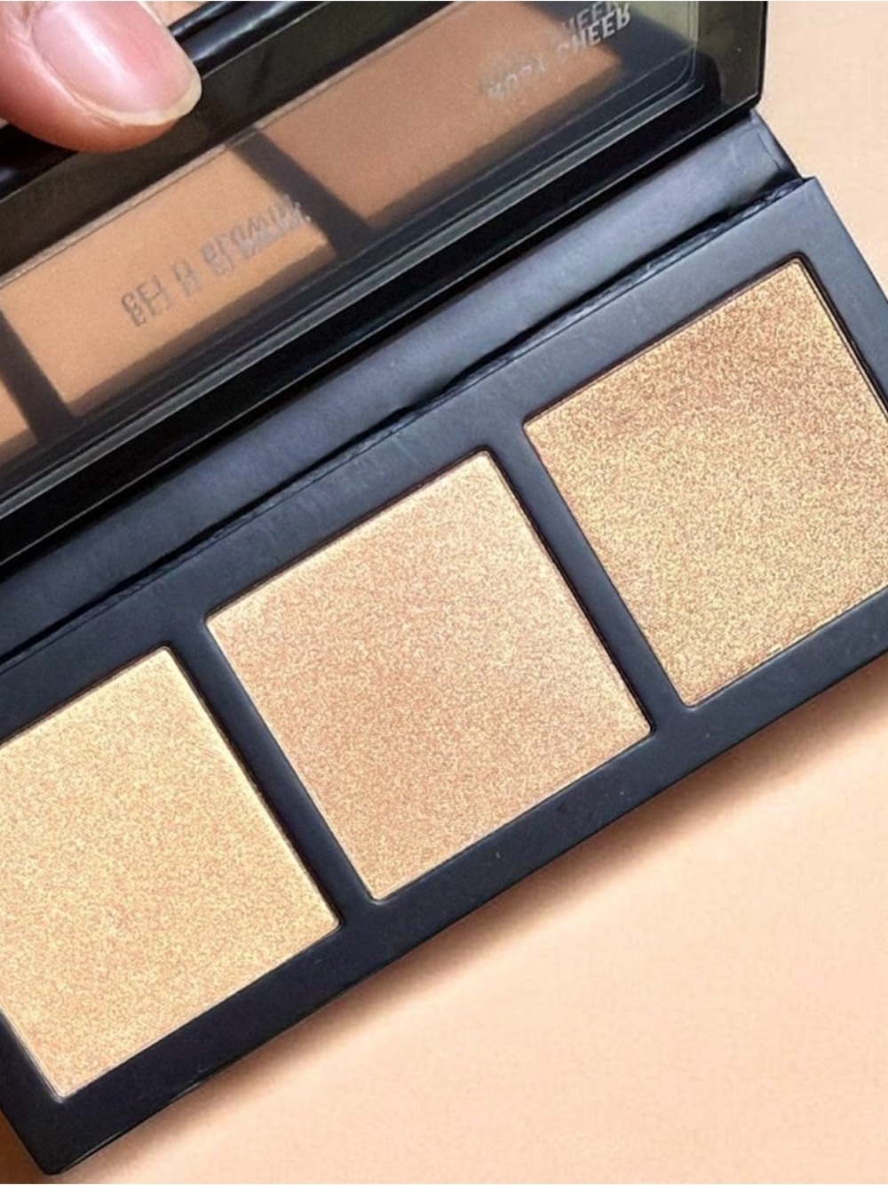 Mac cosmetics Golden Glow Highlighter Trio - Champagne Gold Shimmer